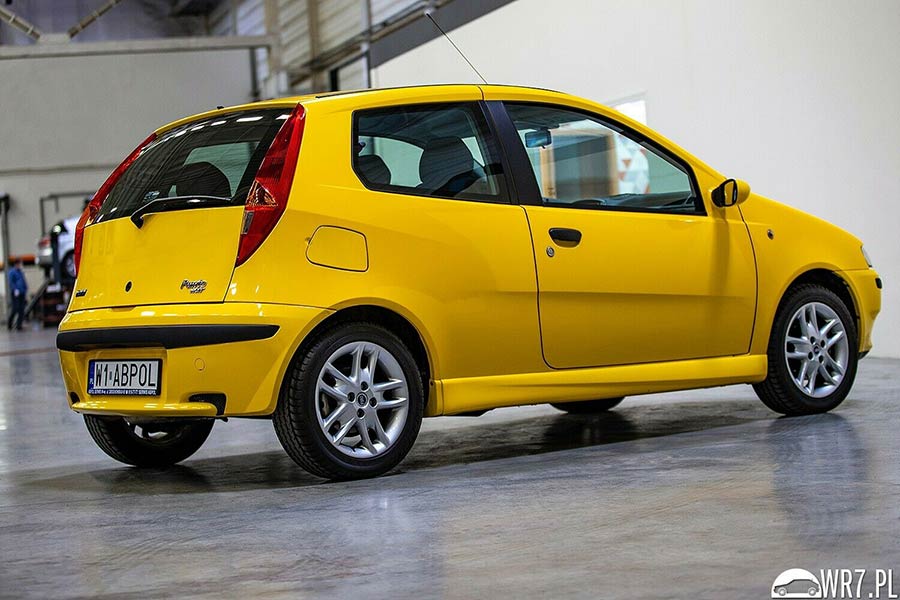 https://autogreeknews.gr/wp-content/uploads/2020/09/Fiat-Punto-HGT-2000-5.jpg