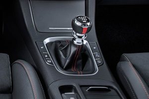 Hyundai-i30-n-line-gearshift