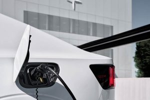 JPG_Small-Polestar_2_Plugsurfing_003