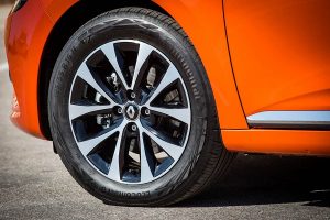 Renault-Clio-1.5-Blue-dCi-115-PS-(36)