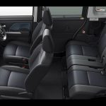 Toyota-Roomy-2020-(2)