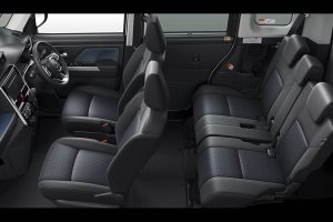 Toyota-Roomy-2020-(2)