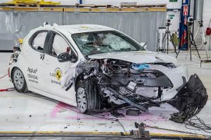 Toyota-Yaris-Crash-Test-(1)