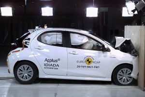 Toyota-Yaris-Crash-Test-(3)