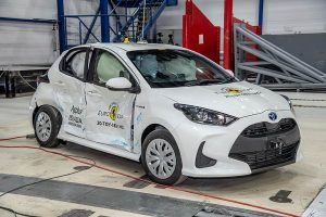 Toyota-Yaris-Crash-Test-(4)