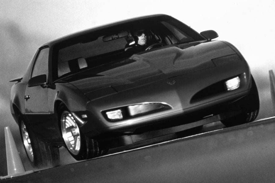 https://autogreeknews.gr/wp-content/uploads/2020/09/pontiac-firebird-formula-fireahawk.jpg