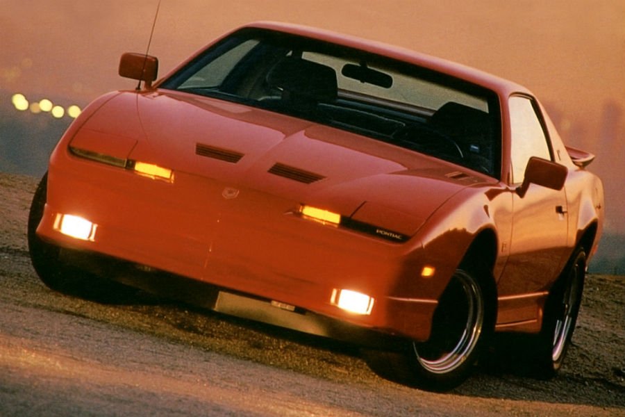 https://autogreeknews.gr/wp-content/uploads/2020/09/pontiac-firebird-gta-2.jpg
