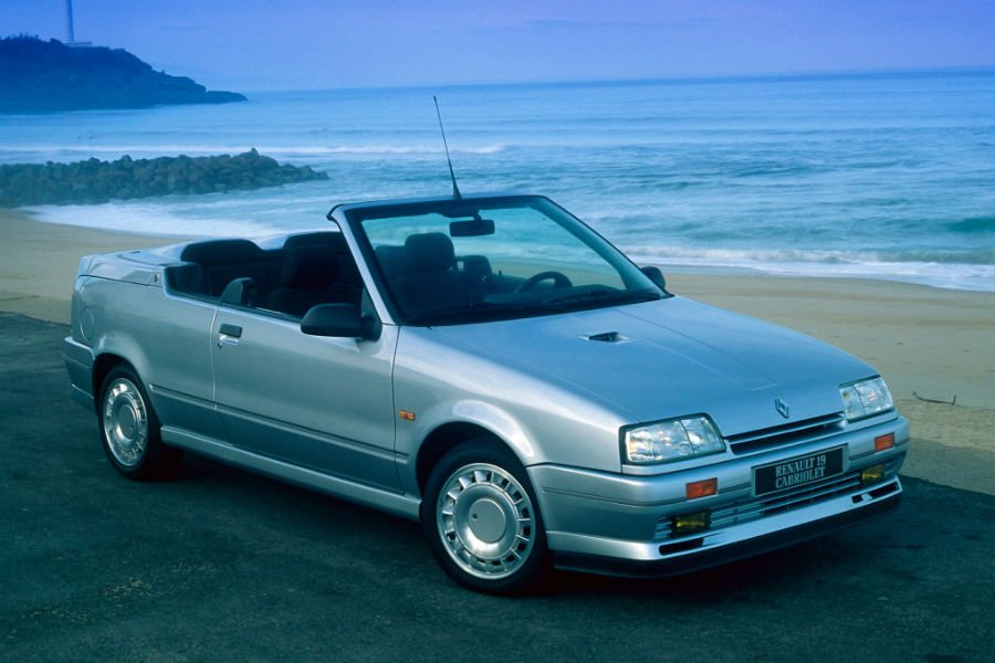 https://autogreeknews.gr/wp-content/uploads/2020/09/renault-19-cabrio.jpg