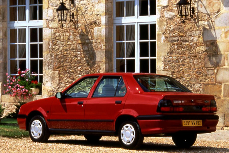 https://autogreeknews.gr/wp-content/uploads/2020/09/renault-19-chamade-phase-2.jpg