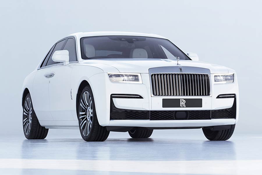 Η νέα Rolls-Royce Ghost ορίζει την πολυτέλεια