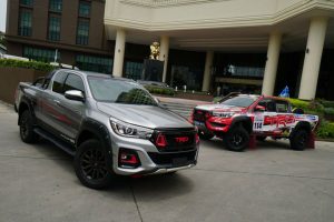 toyota hilux black rally edition 3