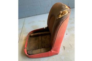 1952 corvette seats 8