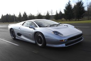 Jaguar-XJ220-(1)