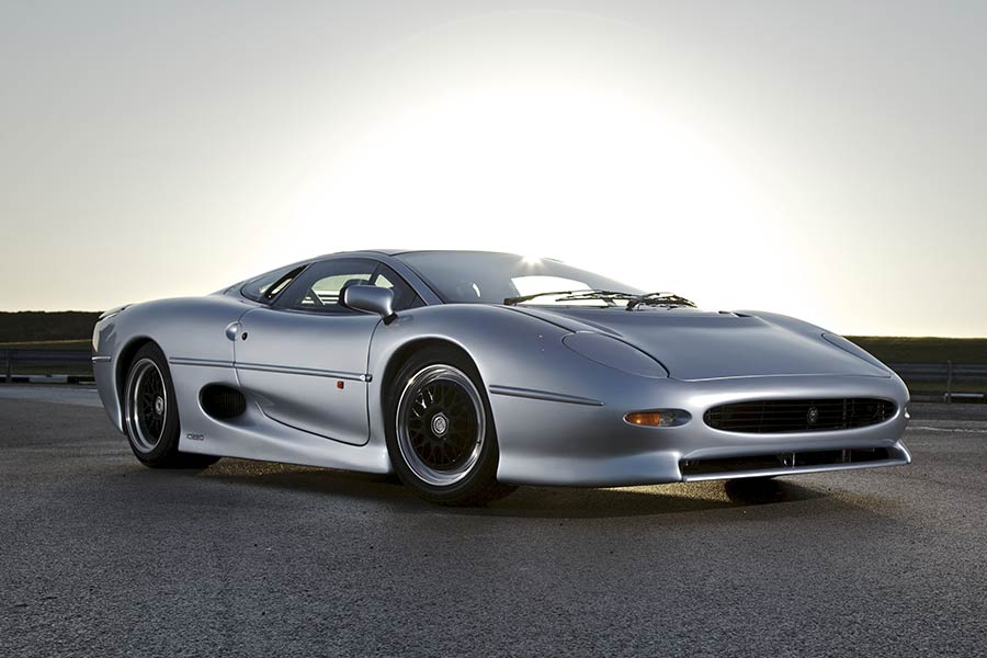 https://autogreeknews.gr/wp-content/uploads/2020/10/Jaguar-XJ220-3.jpg