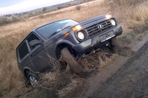 Lada-4×4-Niva-off-roading