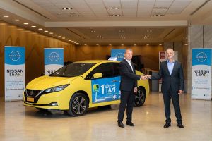 Nissan-LEAF-Taxi-(23)