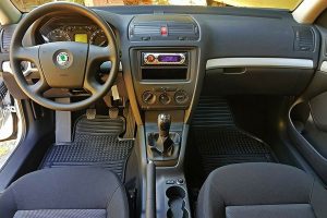Skoda-Octavia-1.6-MPI-2008-(1)