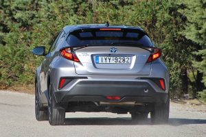 Toyota-C-HR-1.8-Hybrid-2020-(7)