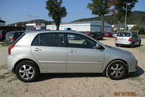 Toyota-Corolla-2005-(4)