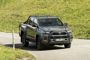 Toyota-Hilux-2020-(3)