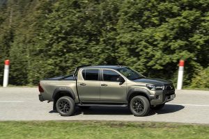 Toyota-Hilux-2020-(4)