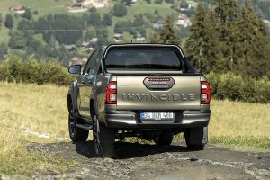 Toyota-Hilux-2020-(5)