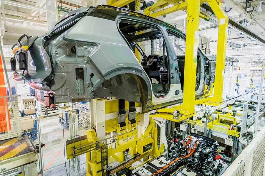 https://autogreeknews.gr/wp-content/uploads/2020/10/Volvo_XC40_Recharge_production-2.jpg