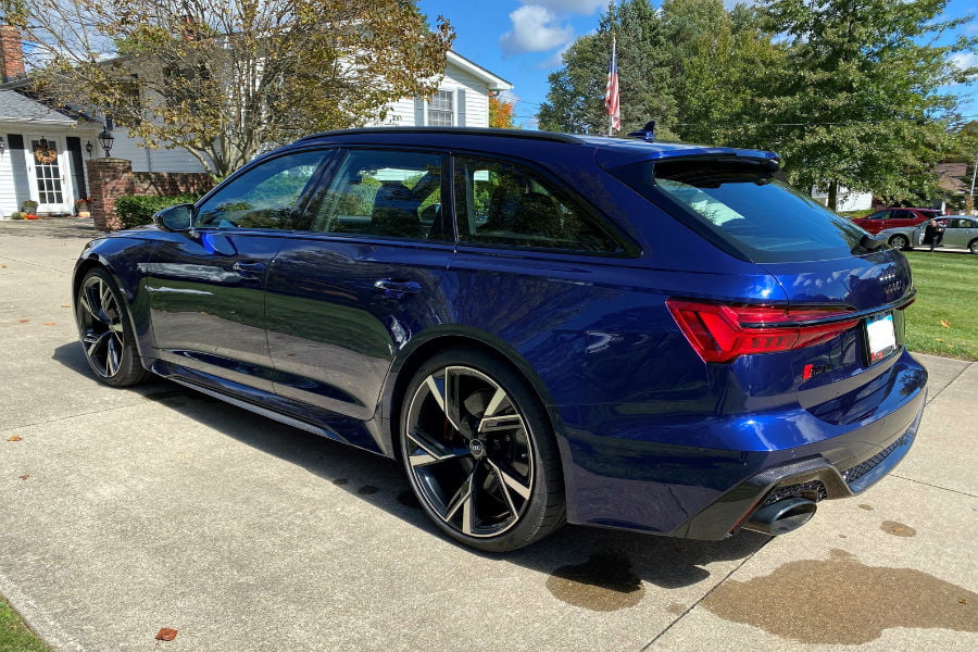 https://autogreeknews.gr/wp-content/uploads/2020/10/audi-rs-6-for-sale-3.jpg