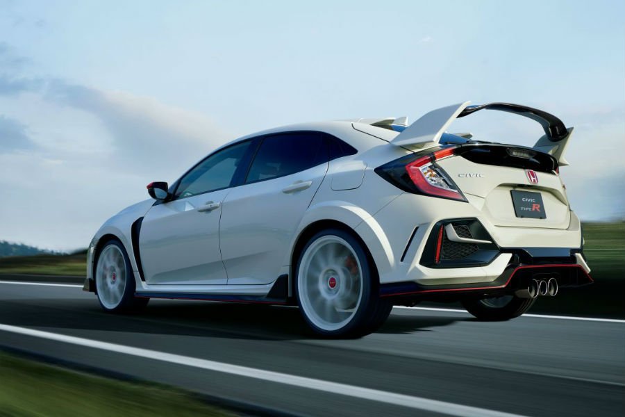 https://autogreeknews.gr/wp-content/uploads/2020/10/honda-civic-type-r-accessories-3.jpg