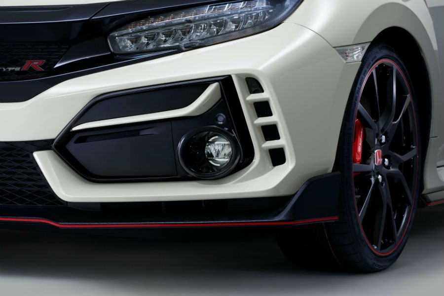 https://autogreeknews.gr/wp-content/uploads/2020/10/honda-civic-type-r-accessories-8.jpg