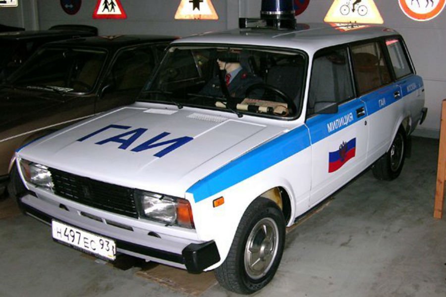 https://autogreeknews.gr/wp-content/uploads/2020/10/lada-2105-wankel.jpg