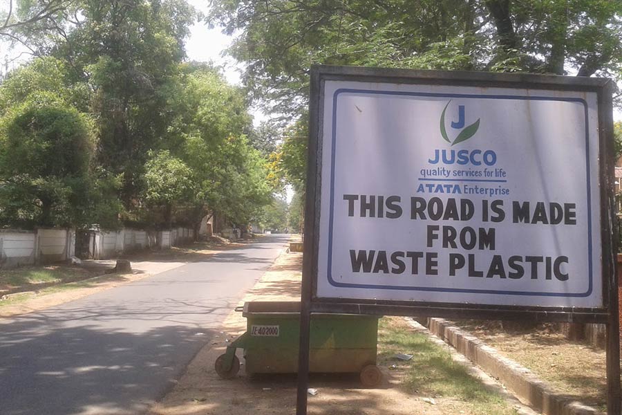 https://autogreeknews.gr/wp-content/uploads/2020/10/plastic-road-India-1.jpg