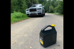 rolls royce cullinan fuel 2
