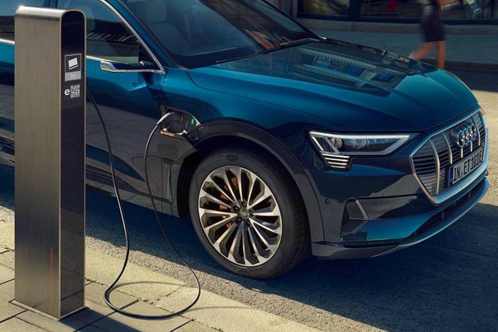 https://autogreeknews.gr/wp-content/uploads/2020/10/russian-ev-car-sales.jpg