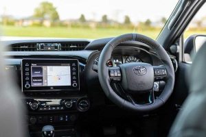 toyota hilux mako 12