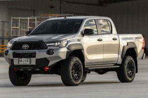toyota hilux mako
