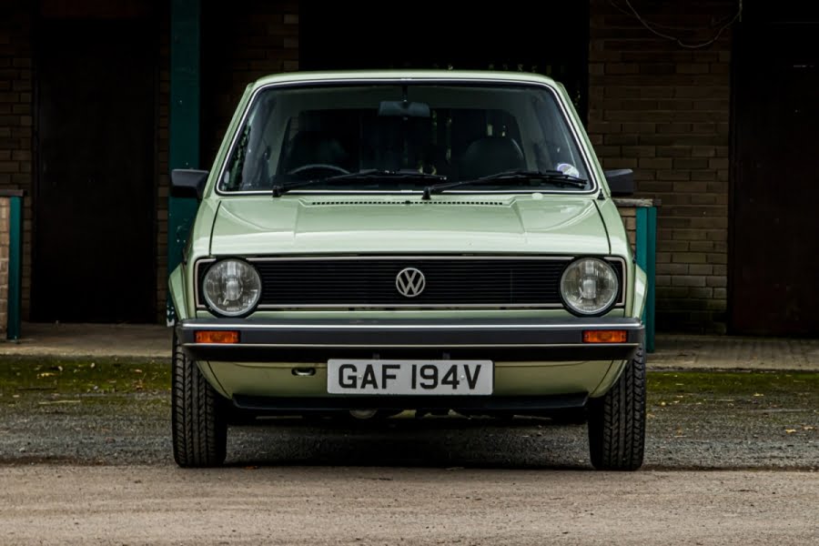 https://autogreeknews.gr/wp-content/uploads/2020/10/vw-golf-mk1-smell-of-new-4.jpg