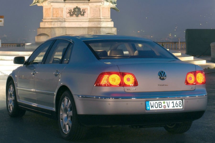https://autogreeknews.gr/wp-content/uploads/2020/10/vw-phaeton-v10-tdi.jpg