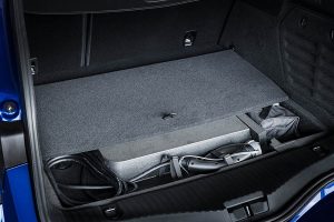 2020—New-Renault-MEGANE-E-TECH-Plug-in-tests-drive-(2)