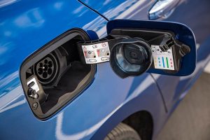 2020—New-Renault-MEGANE-E-TECH-Plug-in-tests-drive-(3)