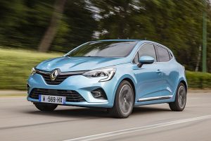 2020—Renault-CLIO-E-TECH-tests-drive