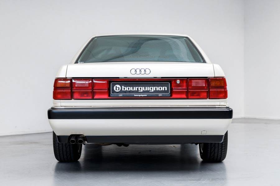 https://autogreeknews.gr/wp-content/uploads/2020/11/Audi-V8-1990-12.jpg