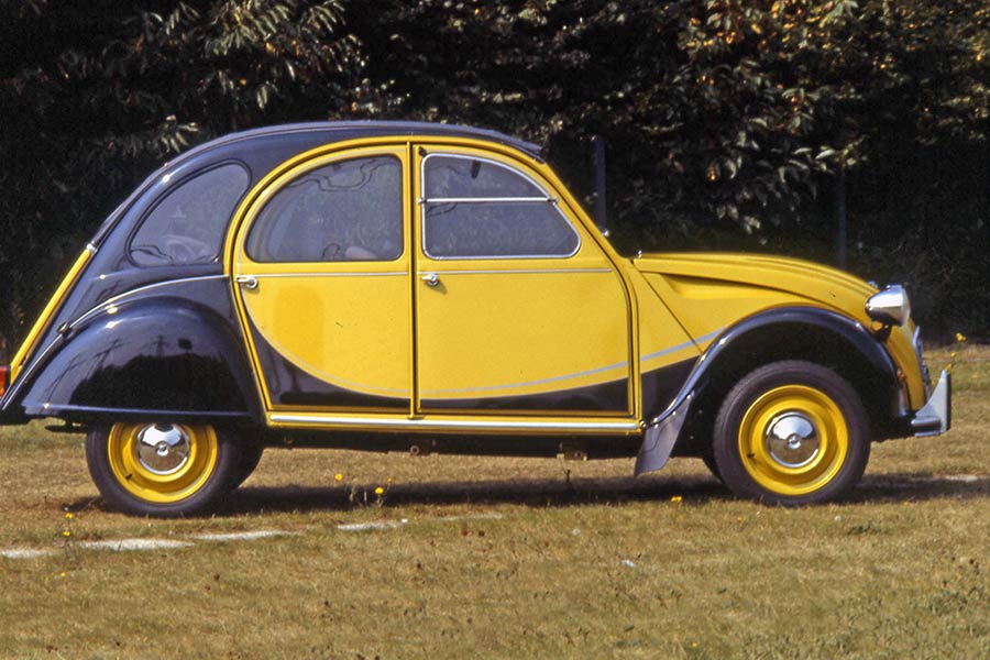 https://autogreeknews.gr/wp-content/uploads/2020/11/CITROEN_2CV_CHARLESTON-9.jpg