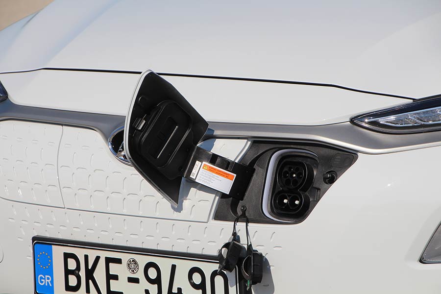 https://autogreeknews.gr/wp-content/uploads/2020/11/Hyundai-Kona-Electric-204-PS-4.jpg