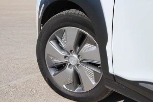 Hyundai-Kona-Electric-204-PS-(9)