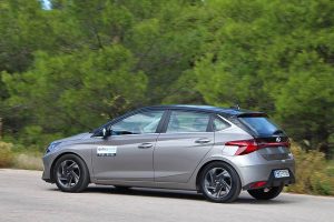 Hyundai-i20-1.2-2020-(12)