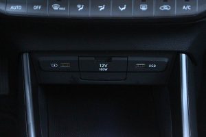 Hyundai i20 1.2 interior 2020 (5)