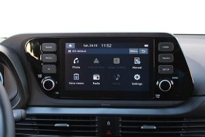 Hyundai i20 1.2 interior 2020 (7)