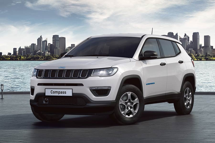 https://autogreeknews.gr/wp-content/uploads/2020/11/Jeep-Compass-1.3-Sport-1.jpg