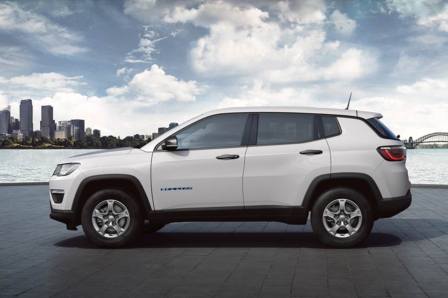 https://autogreeknews.gr/wp-content/uploads/2020/11/Jeep-Compass-1.3-Sport-3.jpg